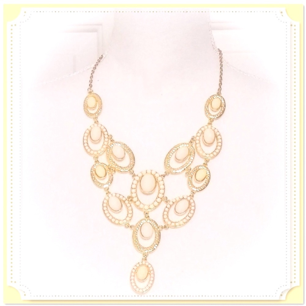🆕 Boss Lady Gold Drop Statement Necklace NWT